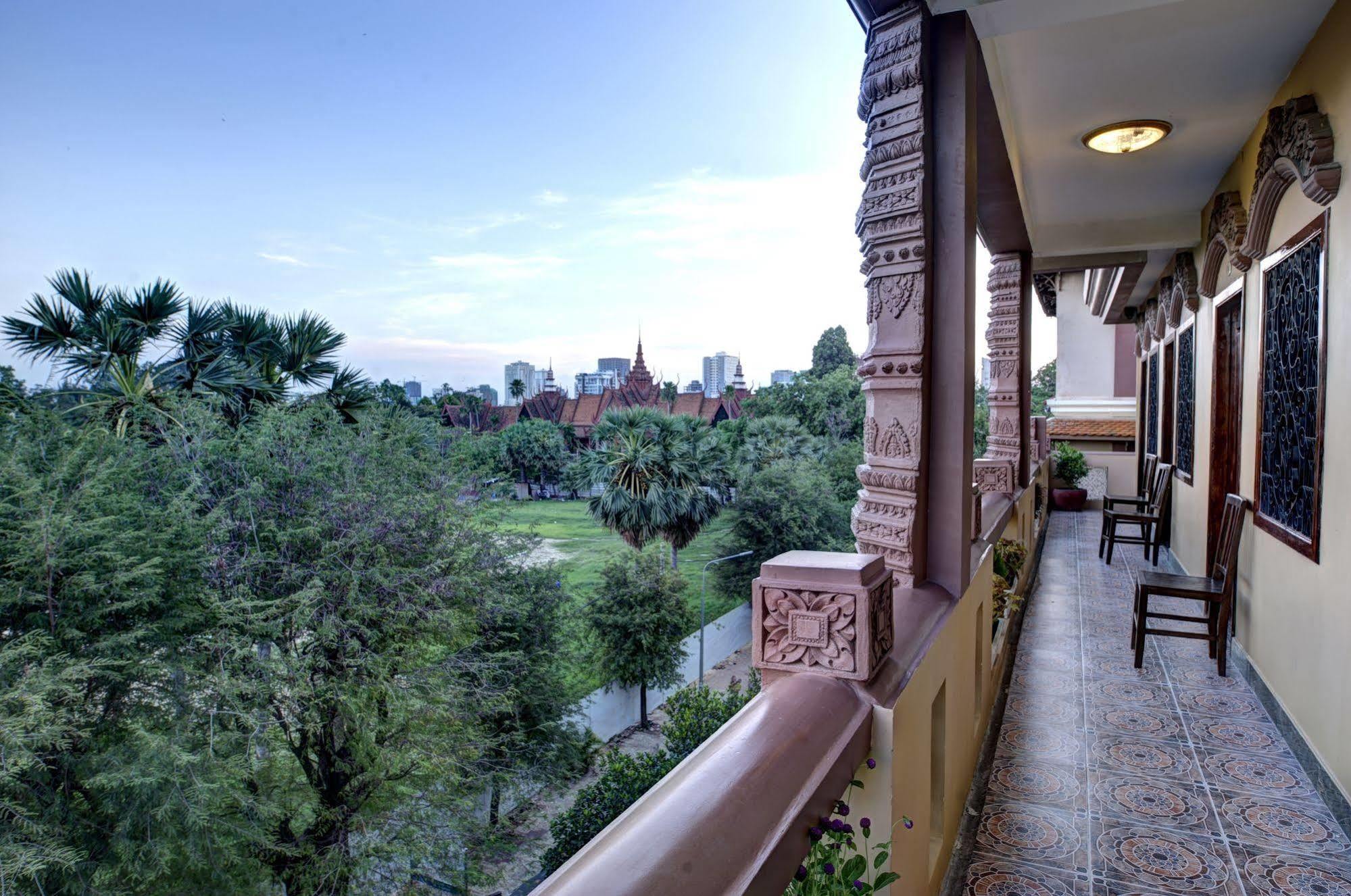 Rs II Guesthouse Phnom Penh Exterior photo